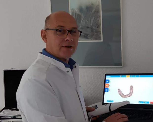 Doktor Rigano Roberto bilen söhbetdeşlik we Launca Digital Scanner baradaky pikirleri